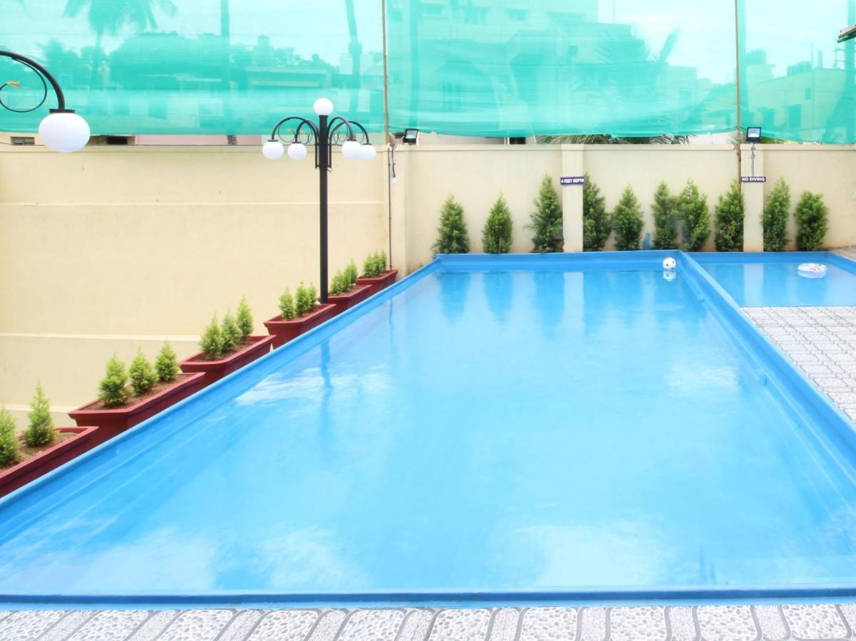 Oyo 22837 Chairmen'S Hotel Bangalore Luaran gambar