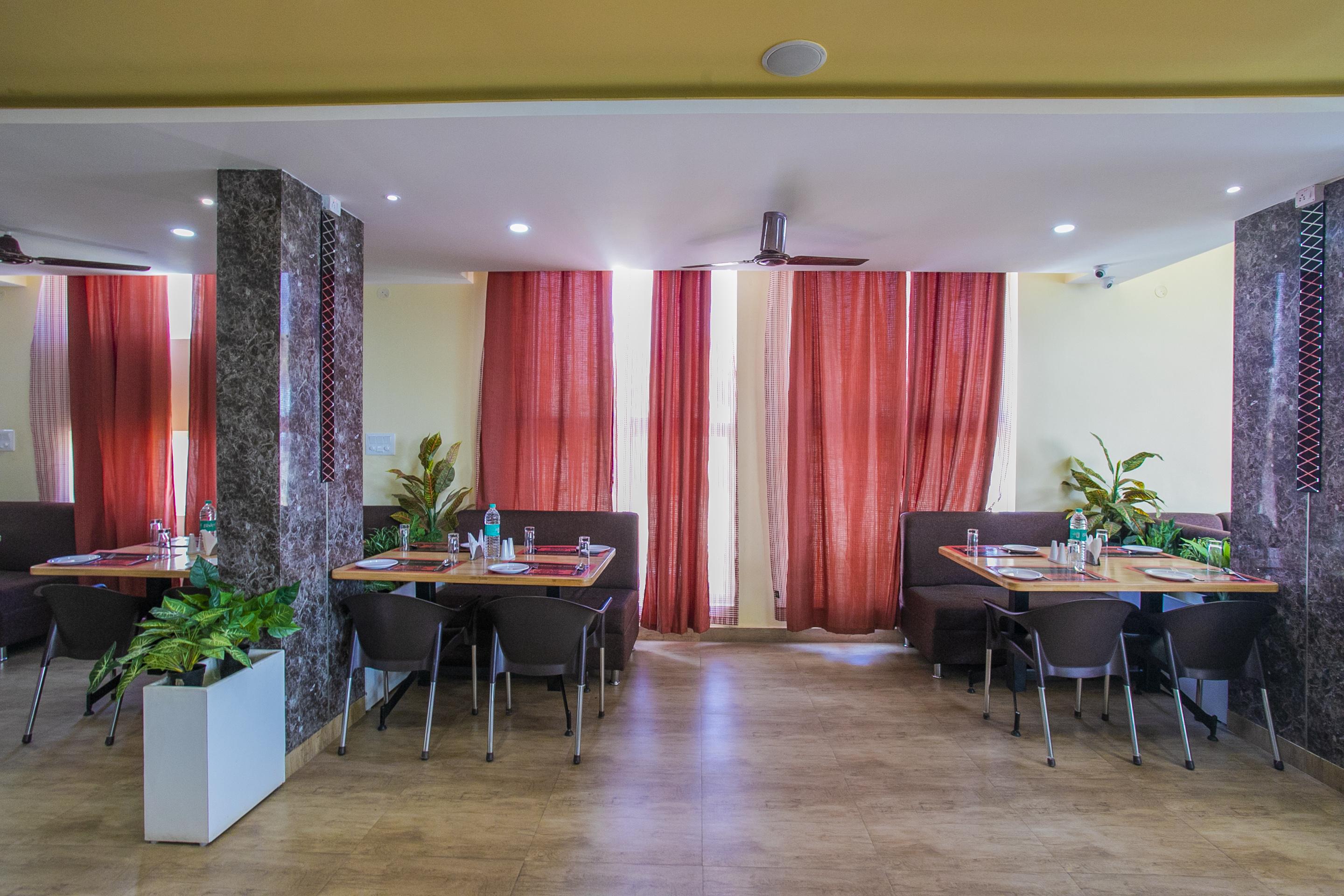 Oyo 22837 Chairmen'S Hotel Bangalore Luaran gambar