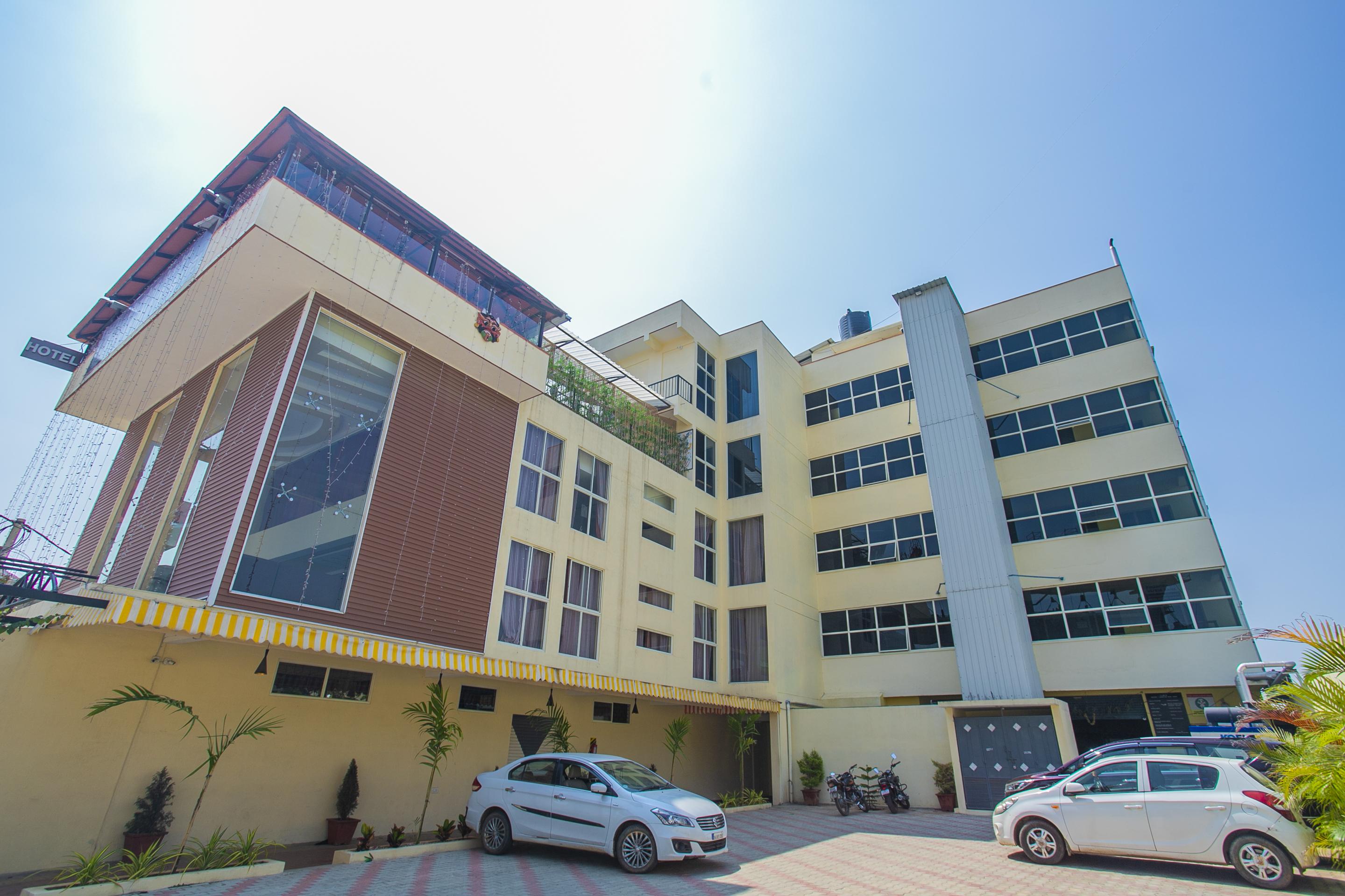 Oyo 22837 Chairmen'S Hotel Bangalore Luaran gambar