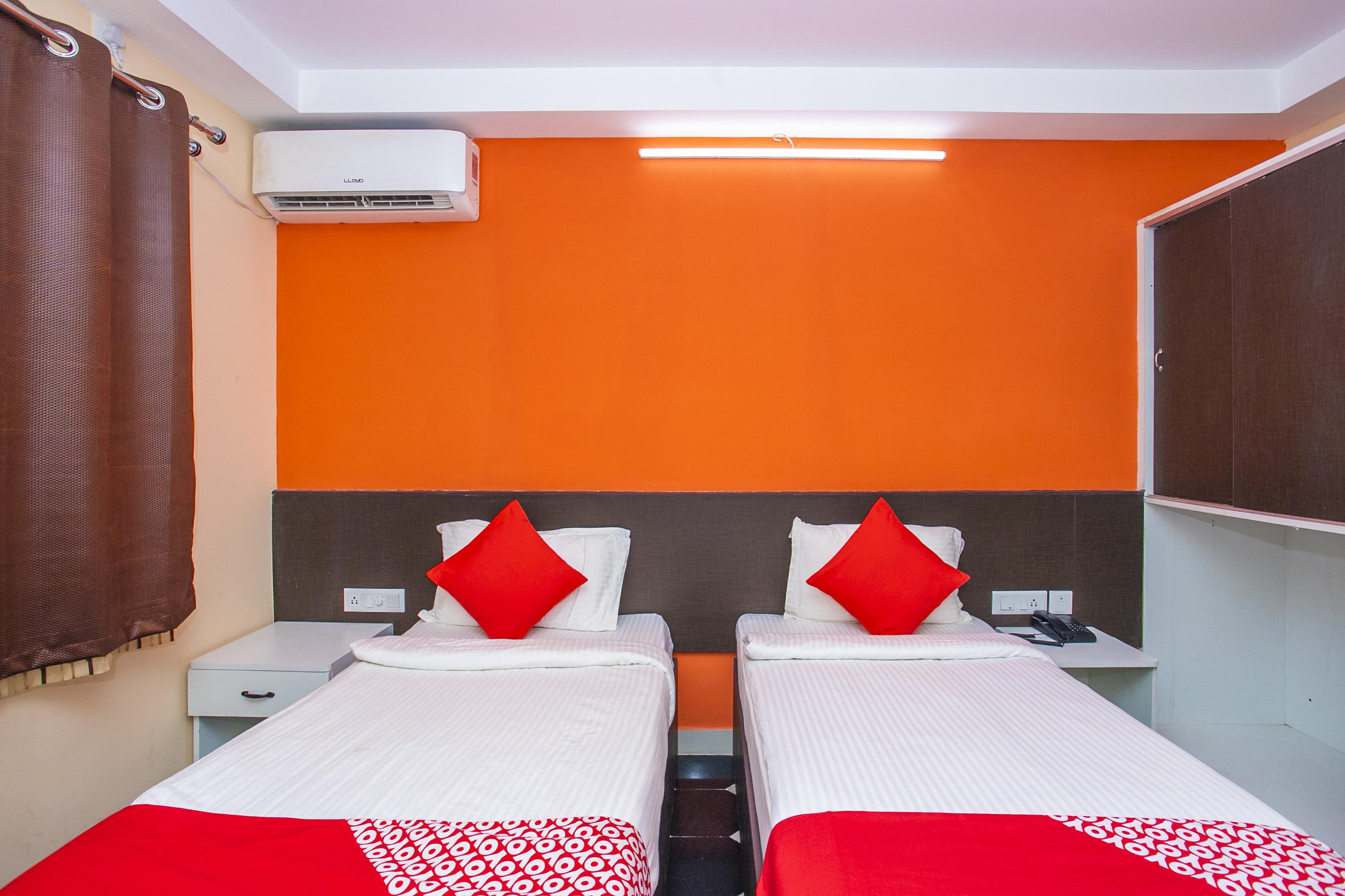 Oyo 22837 Chairmen'S Hotel Bangalore Luaran gambar
