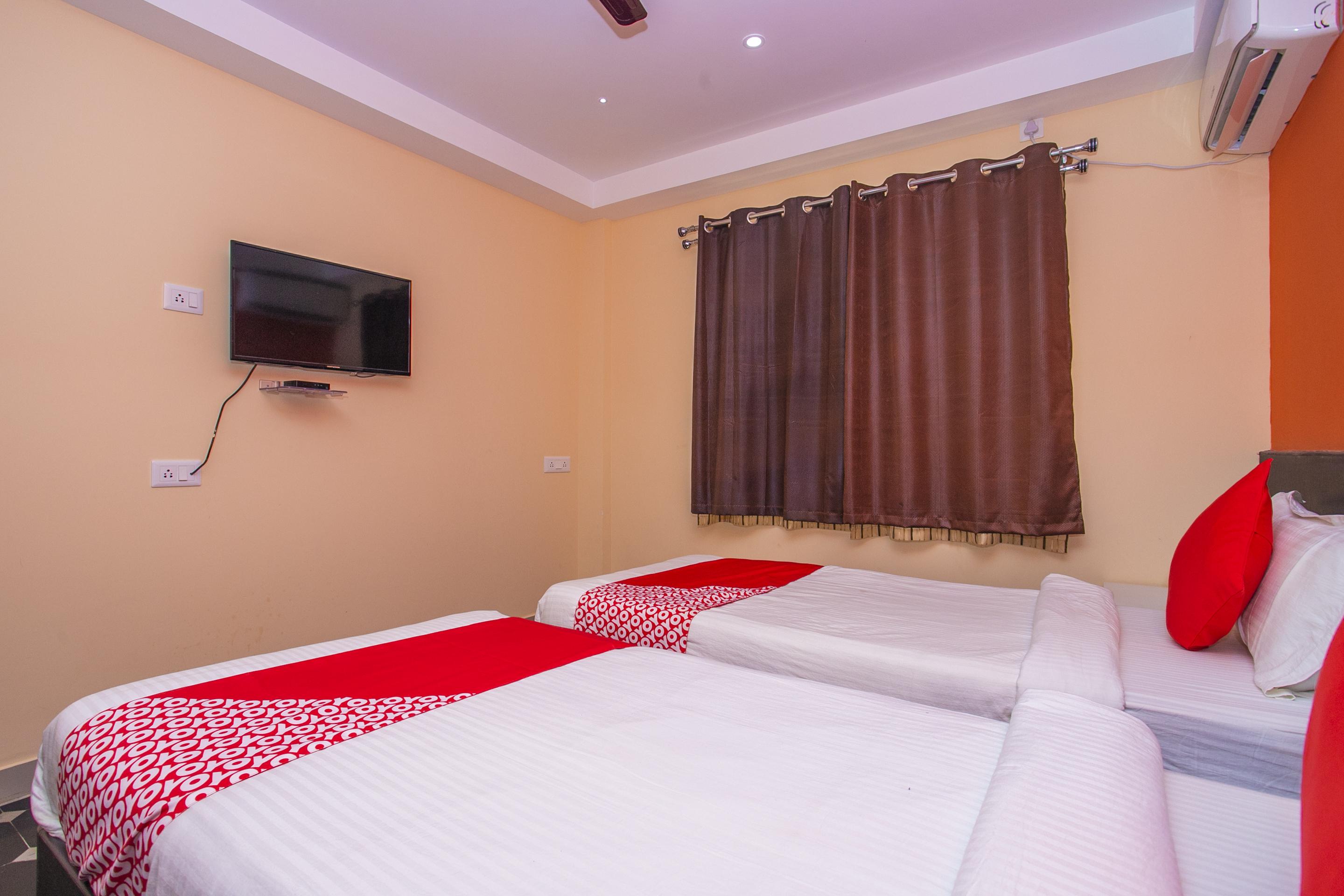 Oyo 22837 Chairmen'S Hotel Bangalore Luaran gambar