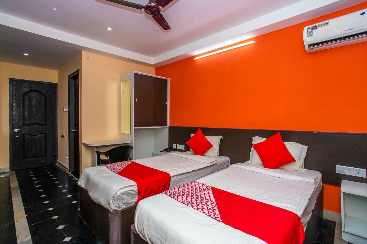 Oyo 22837 Chairmen'S Hotel Bangalore Luaran gambar